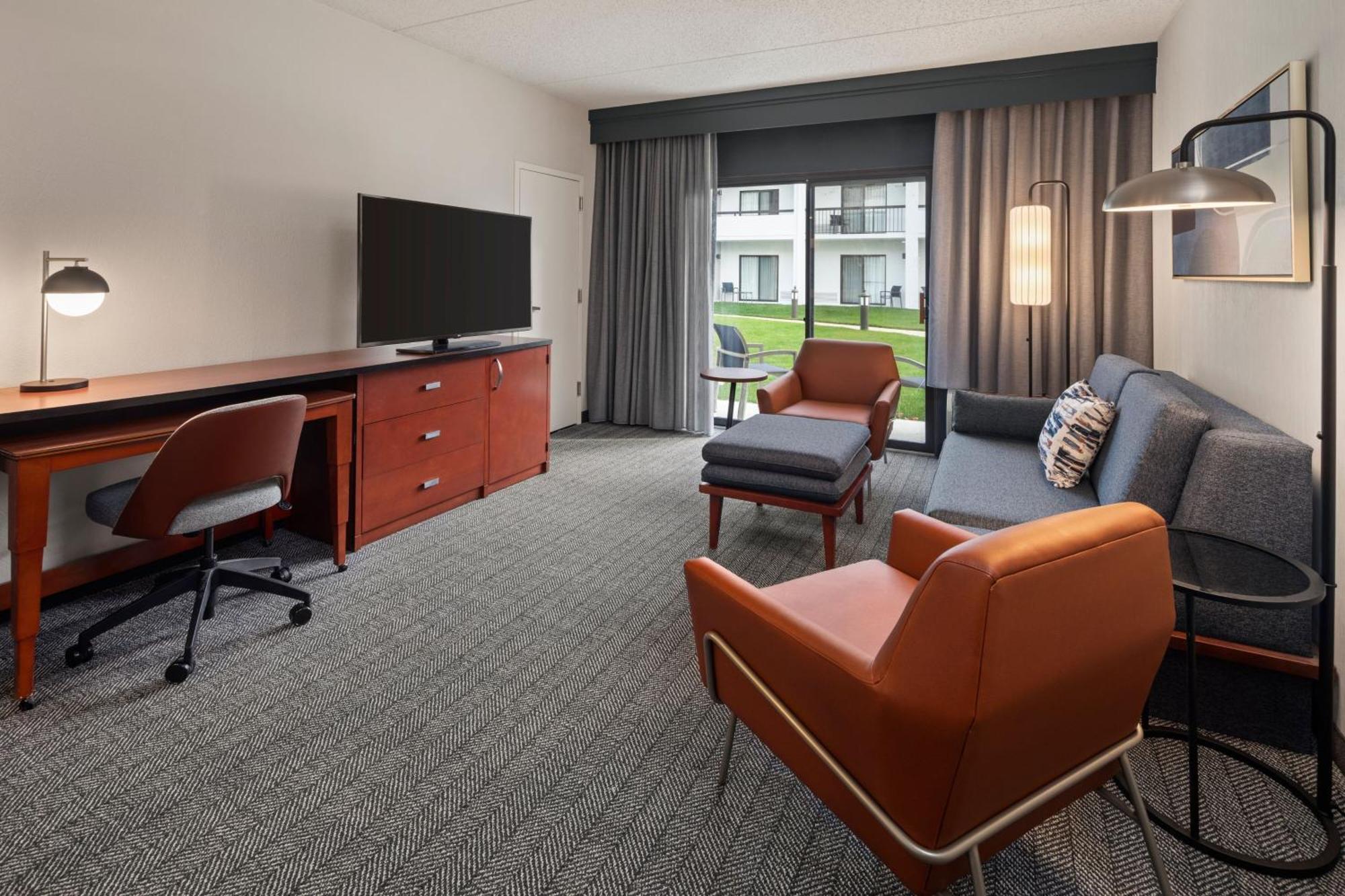 Готель Courtyard By Marriott Chicago Waukegan / Gurnee Екстер'єр фото