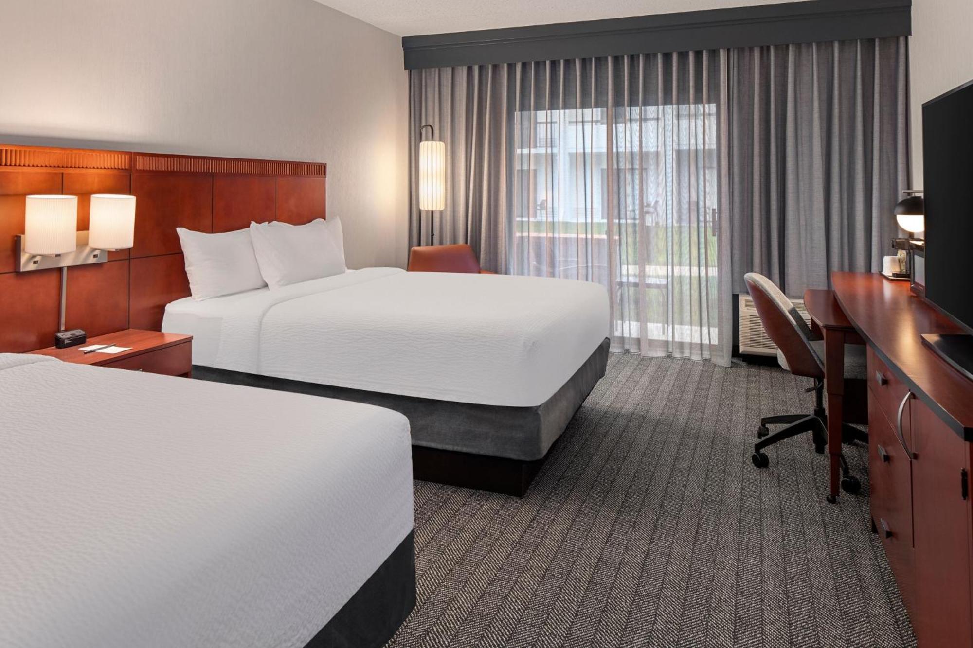 Готель Courtyard By Marriott Chicago Waukegan / Gurnee Екстер'єр фото