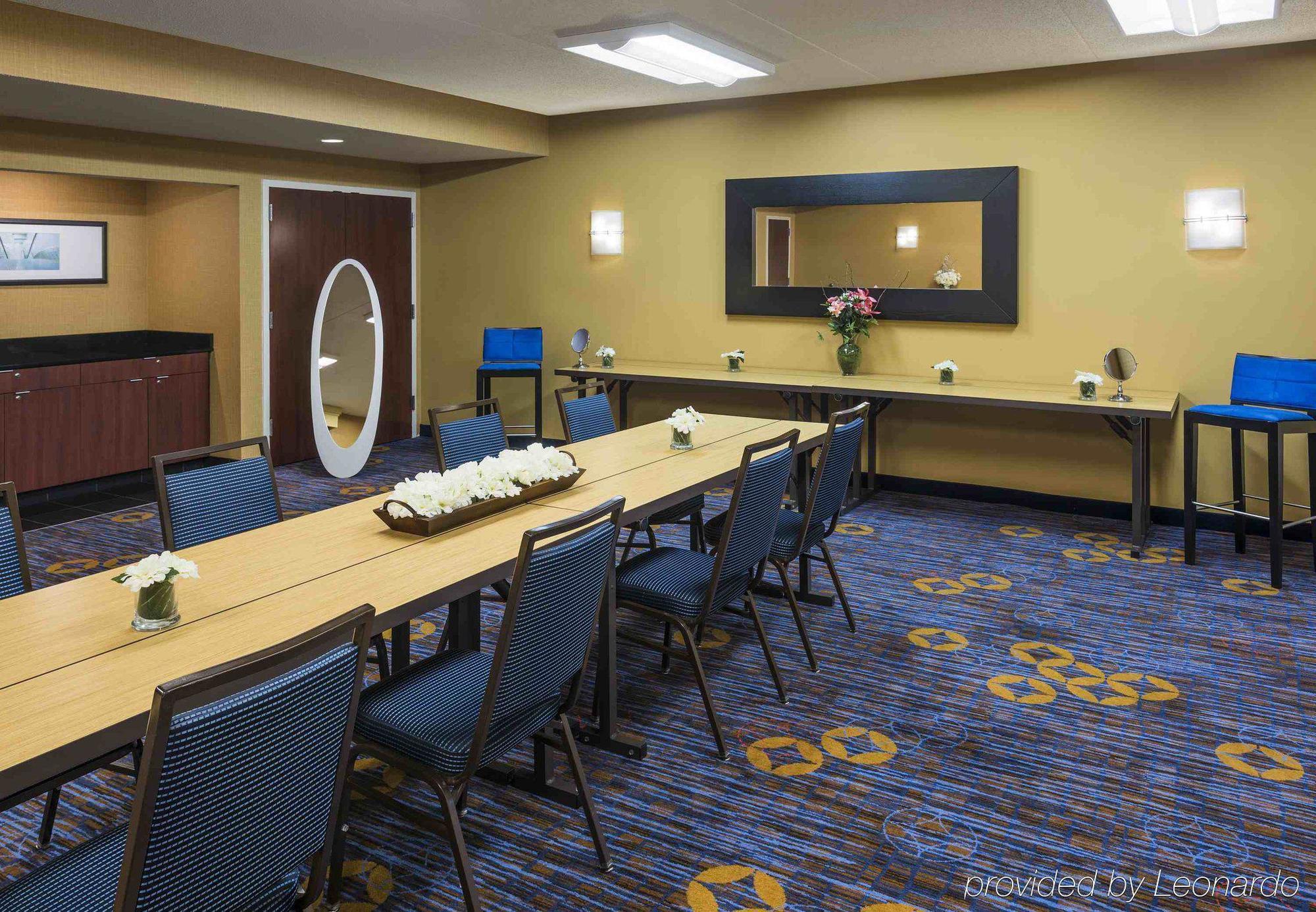 Готель Courtyard By Marriott Chicago Waukegan / Gurnee Екстер'єр фото